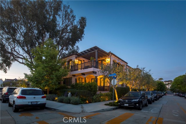 401 2nd Street, Manhattan Beach, California 90266, 5 Bedrooms Bedrooms, ,6 BathroomsBathrooms,Residential,Sold,2nd,SB17085582