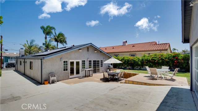 1726 1st Street, Manhattan Beach, California 90266, 4 Bedrooms Bedrooms, ,3 BathroomsBathrooms,Residential,Sold,1st,SB18155216