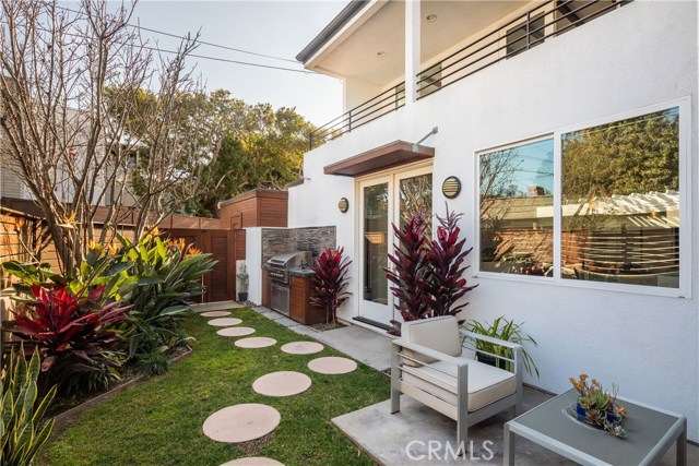 2404 Laurel Avenue, Manhattan Beach, California 90266, 5 Bedrooms Bedrooms, ,4 BathroomsBathrooms,Residential,Sold,Laurel,SB20035806