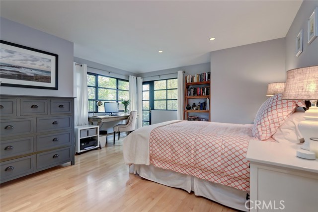 1212 Elm Avenue, Manhattan Beach, California 90266, 3 Bedrooms Bedrooms, ,2 BathroomsBathrooms,Residential,Sold,Elm,SB19051090