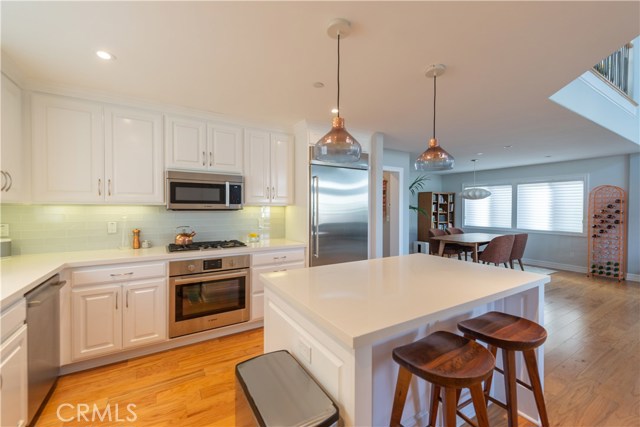 613 Lucia Avenue, Redondo Beach, California 90277, 3 Bedrooms Bedrooms, ,2 BathroomsBathrooms,Residential,Sold,Lucia,SB19228857