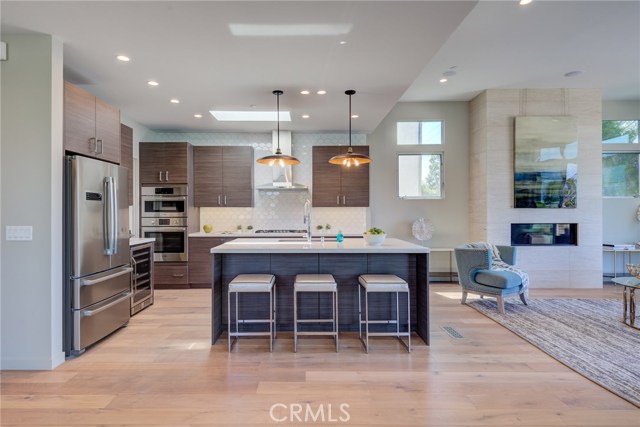 102 Prospect Avenue, Redondo Beach, California 90277, 3 Bedrooms Bedrooms, ,1 BathroomBathrooms,Residential,Sold,Prospect,SB19223229