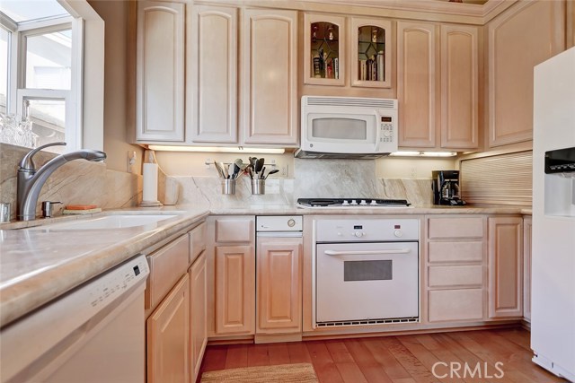 2704 Hermosa Avenue, Hermosa Beach, California 90254, 2 Bedrooms Bedrooms, ,2 BathroomsBathrooms,Residential,Sold,Hermosa,SB19059337