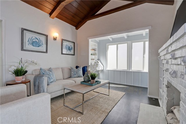 3905 Crest Drive, Manhattan Beach, California 90266, 3 Bedrooms Bedrooms, ,Residential,Sold,Crest,SB19240278