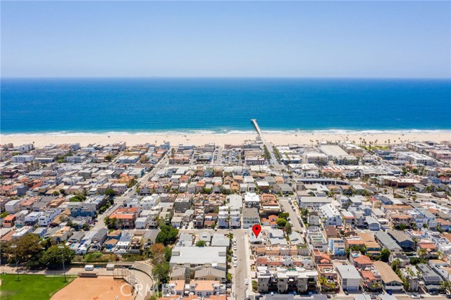 407 11th Street, Hermosa Beach, California 90254, 3 Bedrooms Bedrooms, ,2 BathroomsBathrooms,Residential,Sold,11th,SB20123625