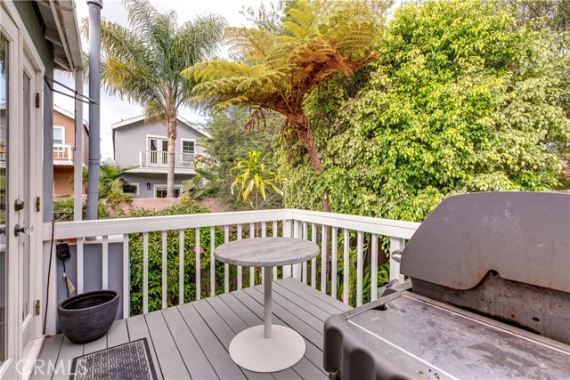 1201 20th Place, Hermosa Beach, California 90254, 2 Bedrooms Bedrooms, ,1 BathroomBathrooms,Residential,Sold,20th,SB20009465