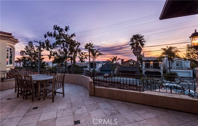 218 Dianthus Street, Manhattan Beach, California 90266, 4 Bedrooms Bedrooms, ,2 BathroomsBathrooms,Residential,Sold,Dianthus,SB18052356