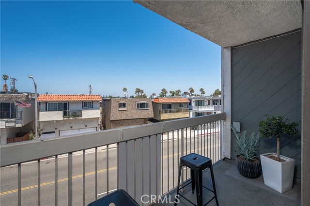 748 Manhattan Beach Boulevard, Manhattan Beach, California 90266, 3 Bedrooms Bedrooms, ,3 BathroomsBathrooms,Residential,Sold,Manhattan Beach,SB20129777