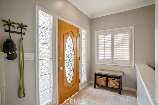 Entry w/coat closet