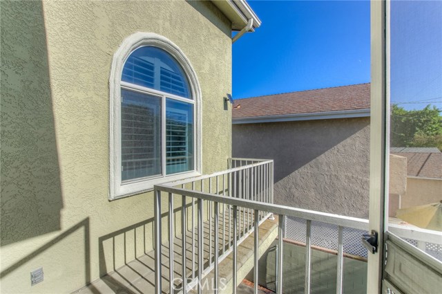 1231 Helberta Avenue, Redondo Beach, California 90277, 4 Bedrooms Bedrooms, ,3 BathroomsBathrooms,Residential,Sold,Helberta,SB18250559