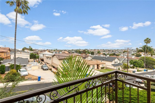 1806 Speyer Lane, Redondo Beach, California 90278, 4 Bedrooms Bedrooms, ,3 BathroomsBathrooms,Residential,Sold,Speyer,SB20225661