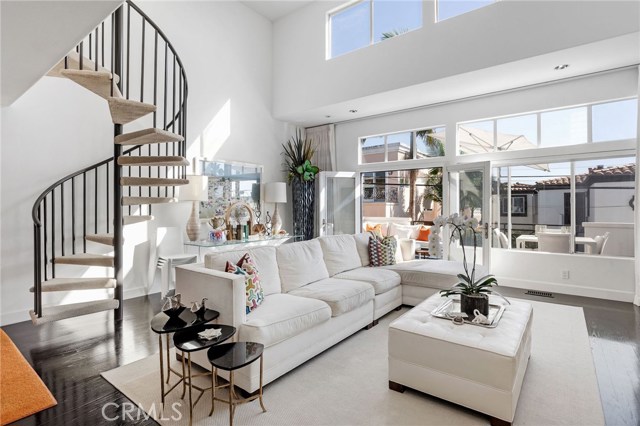 720 Manhattan Beach Boulevard, Manhattan Beach, California 90266, 2 Bedrooms Bedrooms, ,2 BathroomsBathrooms,Residential,Sold,Manhattan Beach,SB20242786