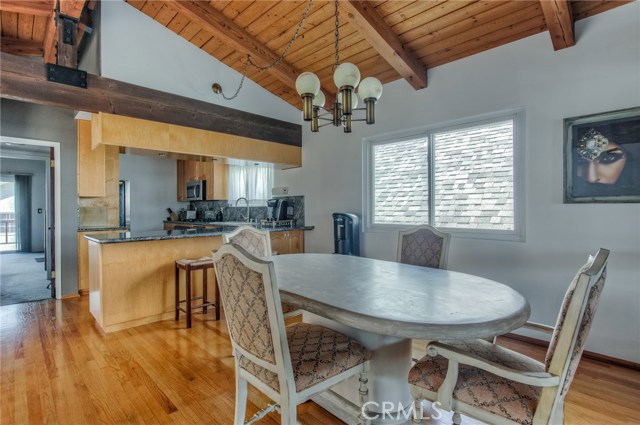 Large dining room between kitchen & living room