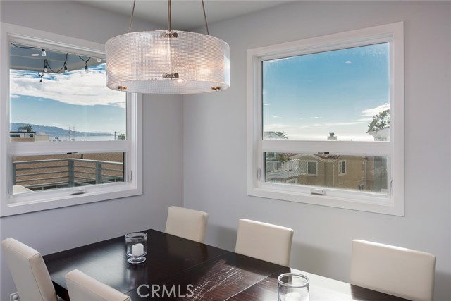 1072 7th Street, Hermosa Beach, California 90254, 4 Bedrooms Bedrooms, ,3 BathroomsBathrooms,Residential,Sold,7th,SB19164165