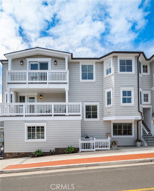 3213 Manhattan Avenue, Manhattan Beach, California 90266, 3 Bedrooms Bedrooms, ,3 BathroomsBathrooms,Residential,Sold,Manhattan,SB21049996