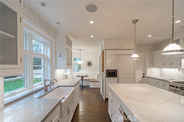 1111 8th Street, Hermosa Beach, California 90254, 4 Bedrooms Bedrooms, ,3 BathroomsBathrooms,Residential,Sold,8th,SB20223282