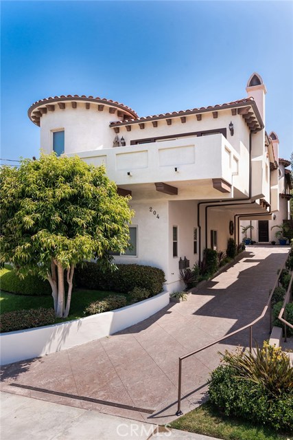 204 Irena Avenue, Redondo Beach, California 90277, 3 Bedrooms Bedrooms, ,2 BathroomsBathrooms,Residential,Sold,Irena,SB19198333