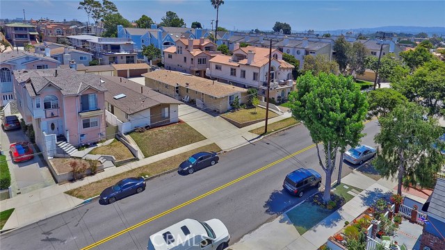 201 Juanita Avenue, Redondo Beach, California 90277, 2 Bedrooms Bedrooms, ,1 BathroomBathrooms,Residential,Sold,Juanita,OC17151838