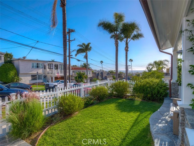 663 Longfellow Avenue, Hermosa Beach, California 90254, 3 Bedrooms Bedrooms, ,2 BathroomsBathrooms,Residential,Sold,Longfellow,SB19130775