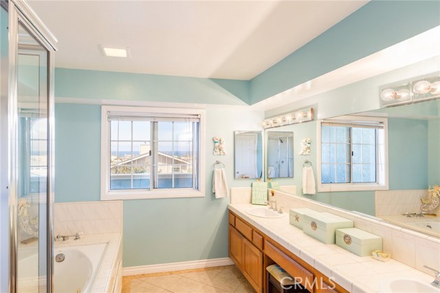 407 Anita Street, Redondo Beach, California 90278, 3 Bedrooms Bedrooms, ,3 BathroomsBathrooms,Residential,Sold,Anita,SB18113069