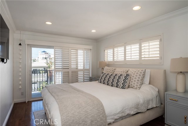 330 28th Street, Hermosa Beach, California 90254, 3 Bedrooms Bedrooms, ,2 BathroomsBathrooms,Residential,Sold,28th,SB19223758
