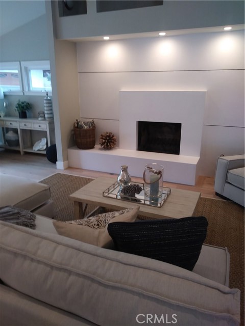 LARGE PLASTERED FINISH WOOD OR GAS FIREPLACE