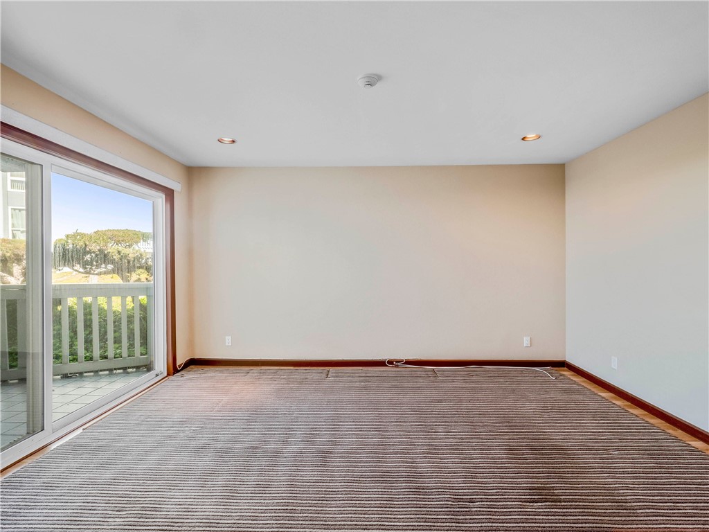 660 The Village, Redondo Beach, California 90277, 1 Bedroom Bedrooms, ,1 BathroomBathrooms,Residential,Sold,The Village,SB21049502