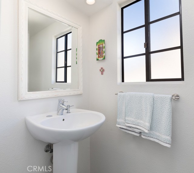 2021 Carnegie Lane, Redondo Beach, California 90278, 3 Bedrooms Bedrooms, ,2 BathroomsBathrooms,Residential,Sold,Carnegie,SB19152326