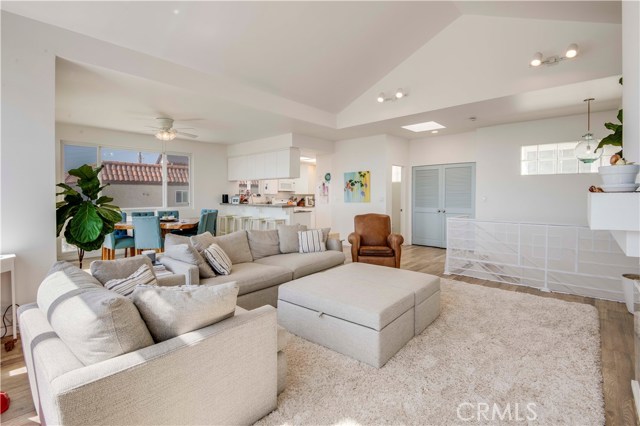 4216 Highland Avenue, Manhattan Beach, California 90266, 2 Bedrooms Bedrooms, ,2 BathroomsBathrooms,Residential,Sold,Highland,SB20133464