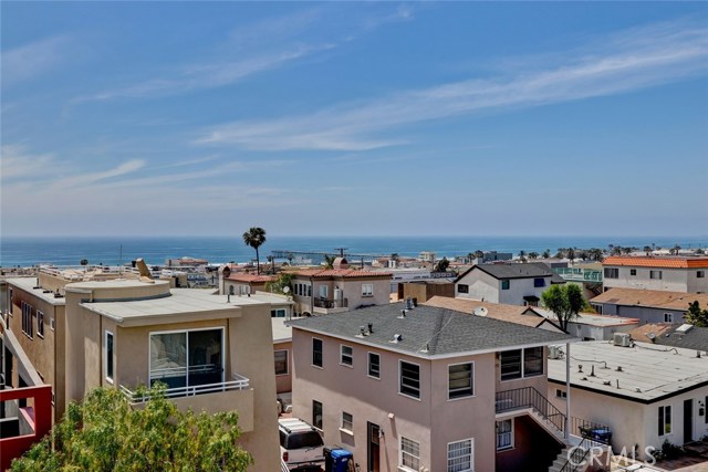 700 Loma Drive, Hermosa Beach, California 90254, 3 Bedrooms Bedrooms, ,3 BathroomsBathrooms,Residential,Sold,Loma,SB18137113