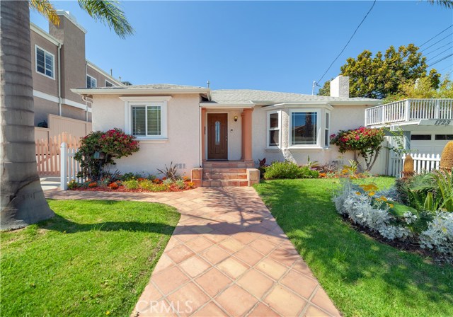 1721 Grant Avenue, Redondo Beach, California 90278, ,Residential Income,Sold,Grant,SB18153428