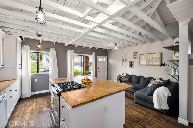 1708 Spreckels Lane, Redondo Beach, California 90278, 3 Bedrooms Bedrooms, ,2 BathroomsBathrooms,Residential,Sold,Spreckels,SB20220711