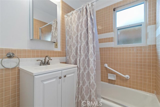 2607 183rd Street, Redondo Beach, California 90278, 3 Bedrooms Bedrooms, ,1 BathroomBathrooms,Residential,Sold,183rd,SB20233628