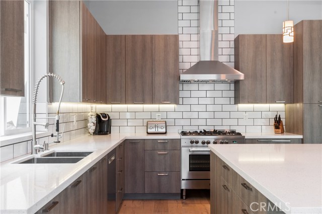 Crisp clean finishes in kitchen