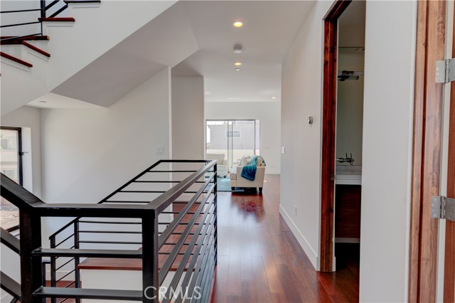 521 Gertruda, Redondo Beach, California 90277, 3 Bedrooms Bedrooms, ,4 BathroomsBathrooms,Residential,Sold,Gertruda,PV17183472