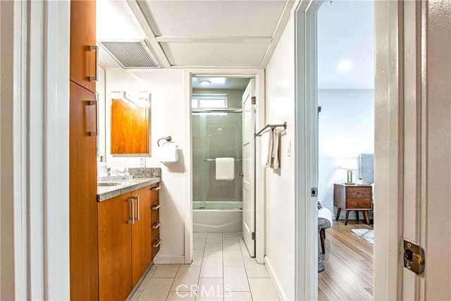 1 Bed Home for Sale in Hancock Park, California