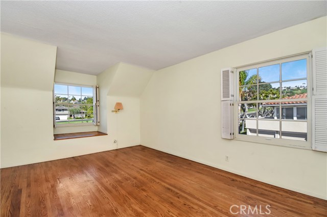 4th bdrm window seat, wood floors + cedar closet, 2nd closet