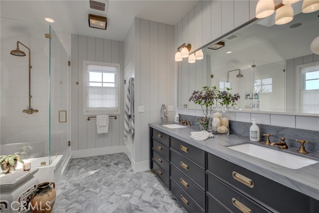 2301 Laurel Avenue, Manhattan Beach, California 90266, 5 Bedrooms Bedrooms, ,4 BathroomsBathrooms,Residential,Sold,Laurel,SB20111754