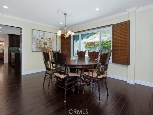 Casual Dining Area
