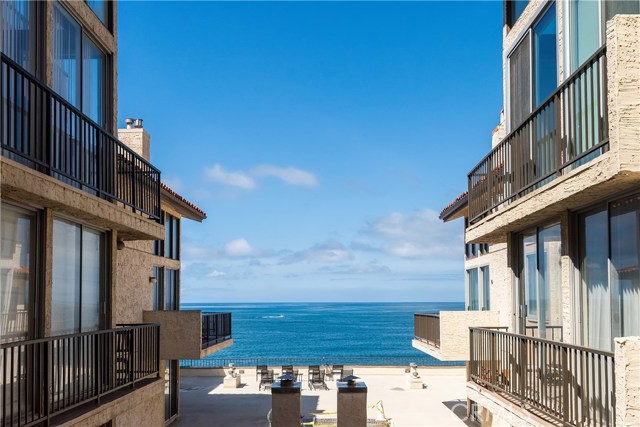 535 Esplanade, Redondo Beach, California 90277, 2 Bedrooms Bedrooms, ,1 BathroomBathrooms,Residential,Sold,Esplanade,SB19065823