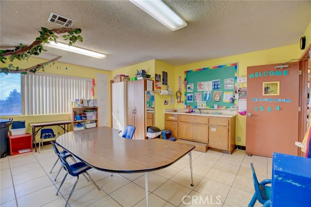 National Trails, 92342, ,Commercial,For Sale,National Trails,CV20180821