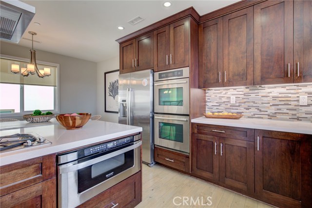 931 1st Street, Hermosa Beach, California 90254, 3 Bedrooms Bedrooms, ,2 BathroomsBathrooms,Residential,Sold,1st,SB19229555