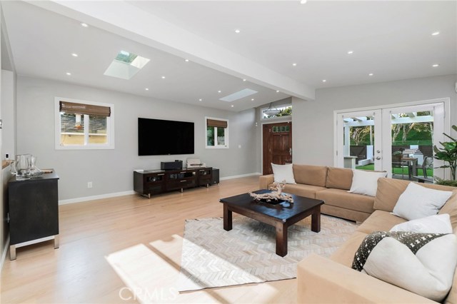 622 Rosecrans Avenue, Manhattan Beach, California 90266, 4 Bedrooms Bedrooms, ,1 BathroomBathrooms,Residential,Sold,Rosecrans,SB20175467