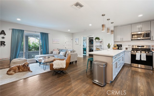 610 Inglewood Ave, Redondo Beach, California 90278, 3 Bedrooms Bedrooms, ,1 BathroomBathrooms,Residential,Sold,Inglewood Ave,SB20256411