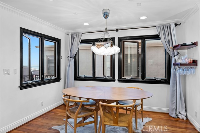 333 21st Place, Manhattan Beach, California 90266, 3 Bedrooms Bedrooms, ,3 BathroomsBathrooms,Residential,Sold,21st,SB21154619