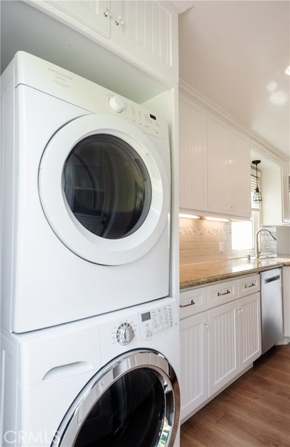 641 27th Street, Manhattan Beach, California 90266, 2 Bedrooms Bedrooms, ,1 BathroomBathrooms,Residential,Sold,27th,SB20174860