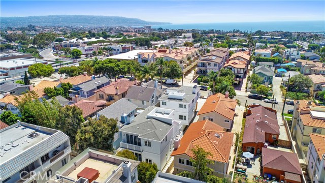 512 Irena Avenue, Redondo Beach, California 90277, 4 Bedrooms Bedrooms, ,1 BathroomBathrooms,Residential,Sold,Irena,SB20186750