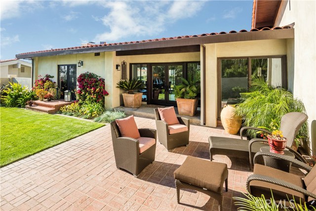 1539 Via Coronel, Palos Verdes Estates, California 90274, 5 Bedrooms Bedrooms, ,4 BathroomsBathrooms,Residential,Sold,Via Coronel,PV17088451