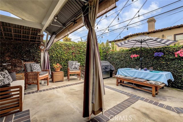 Private rear patio, great for entertaining outdoors