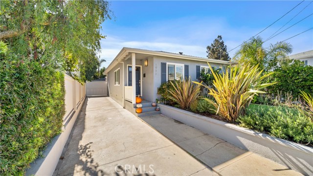 1906 Nelson Avenue, Redondo Beach, California 90278, 3 Bedrooms Bedrooms, ,2 BathroomsBathrooms,Residential,Sold,Nelson,SB21009016